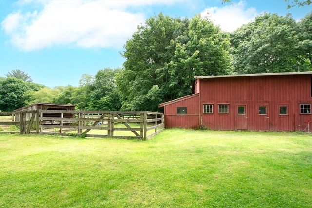 374 High St, Pembroke, MA 02359