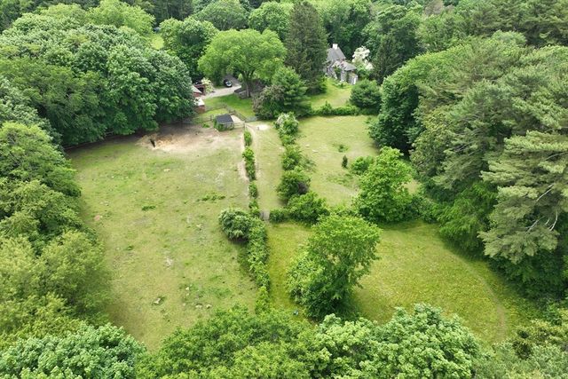 374 High St, Pembroke, MA 02359