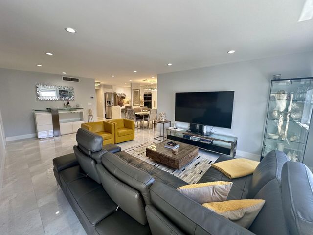 3520 S Ocean Boulevard F501, South Palm Beach, FL 33480