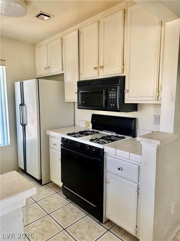 4878 Nara Vista Way 201, Las Vegas, NV 89103