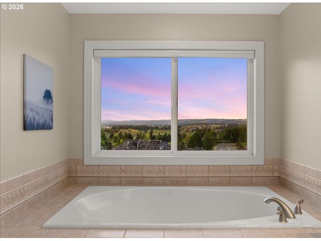 12677 Nw WAKER Dr, Portland, OR 97229