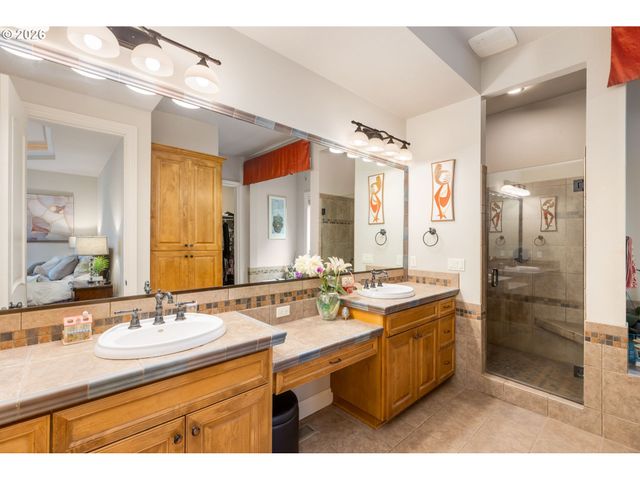 15214 Nw RED CEDAR Ct, Portland, OR 97231