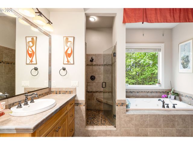 15214 Nw RED CEDAR Ct, Portland, OR 97231