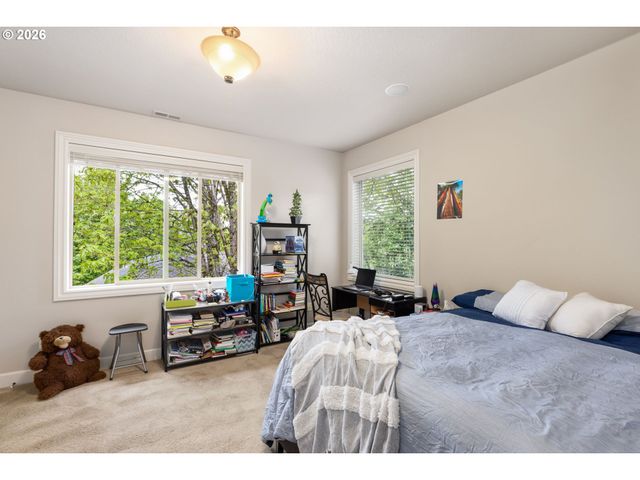 15214 Nw RED CEDAR Ct, Portland, OR 97231