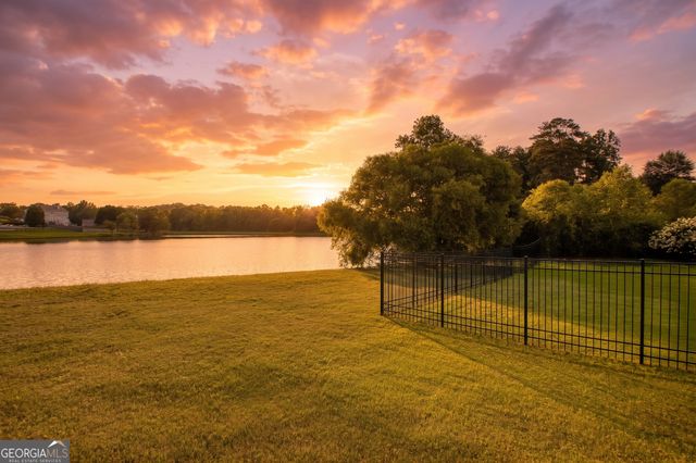 163 Long Shore Way, Newnan, GA 30265