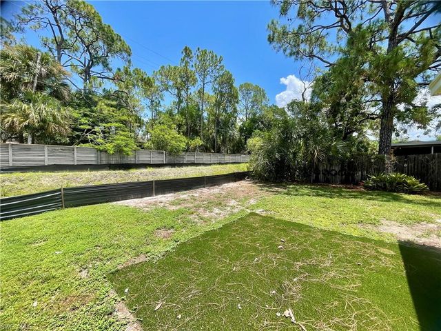 3183 Poinciana DR, Naples, FL 34105