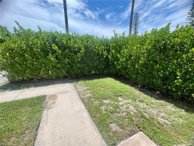 3183 Poinciana DR, Naples, FL 34105