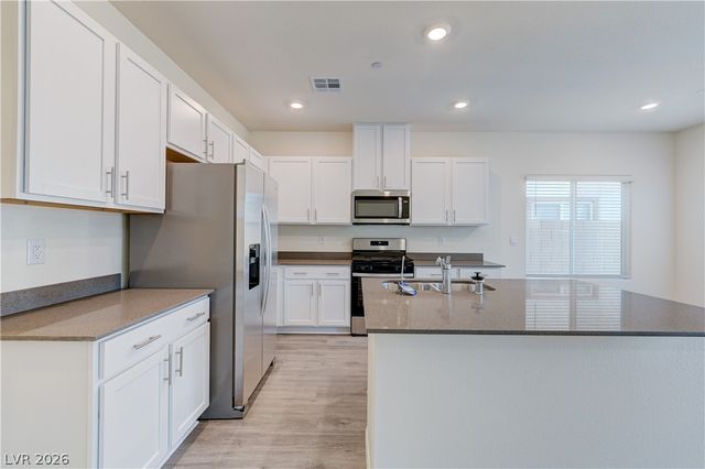 501 Red Lovebird Avenue, Henderson, NV 89011