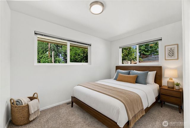 16217 SE Newport Way, Bellevue, WA 98006