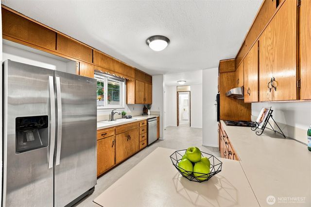 16217 SE Newport Way, Bellevue, WA 98006