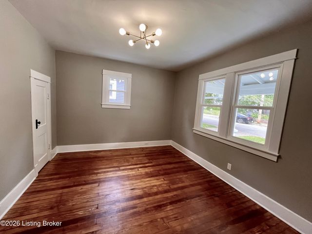1034 Dixon Ave, Louisville, KY 40217