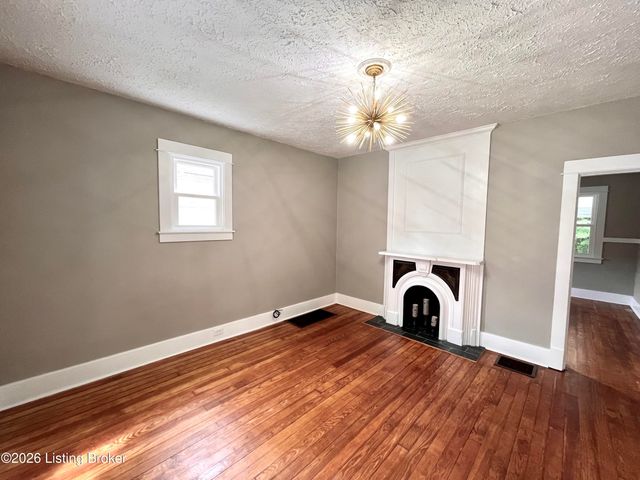 1034 Dixon Ave, Louisville, KY 40217