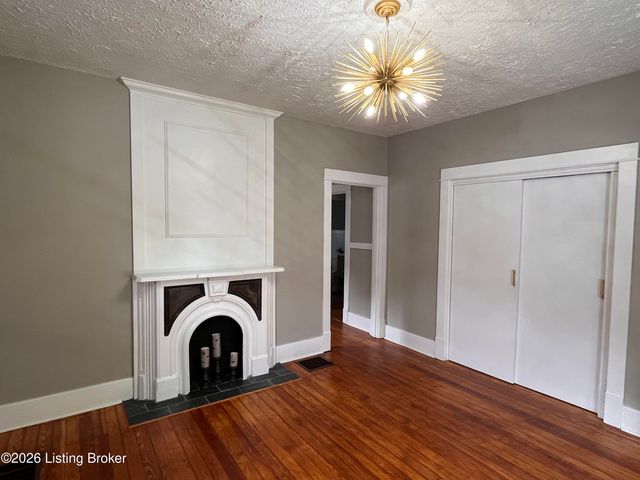 1034 Dixon Ave, Louisville, KY 40217