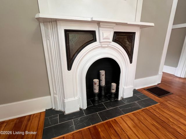 1034 Dixon Ave, Louisville, KY 40217