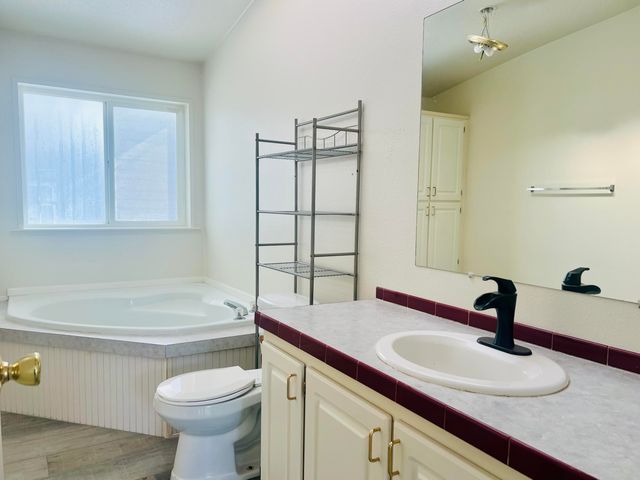 633 E Archwood UNIT 125, Eagle Point, OR 97524