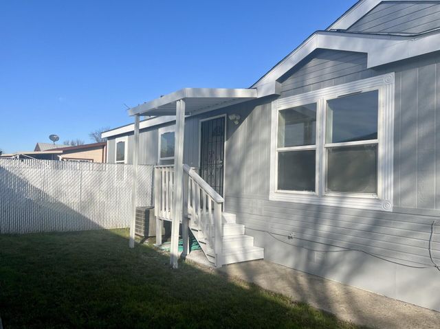 633 E Archwood UNIT 125, Eagle Point, OR 97524