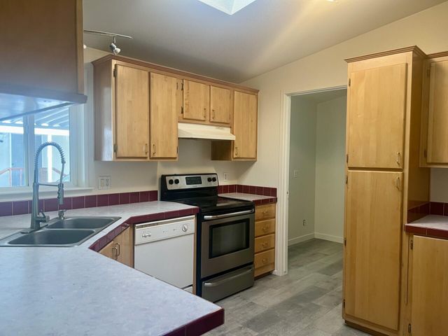 633 E Archwood UNIT 125, Eagle Point, OR 97524