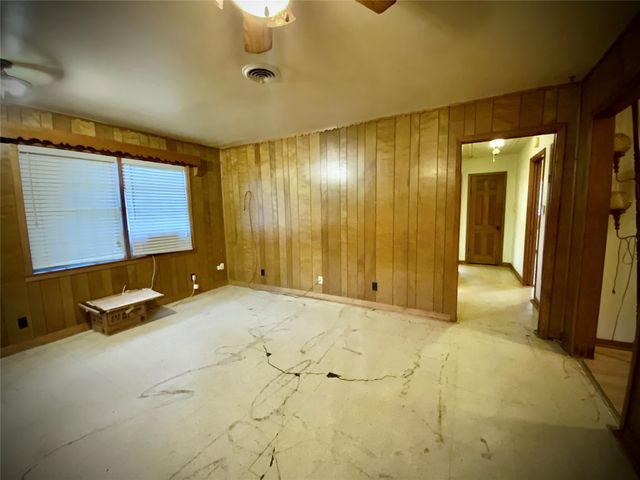 203 S Red River Street, Mexia, TX 76667