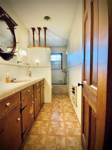 203 S Red River Street, Mexia, TX 76667