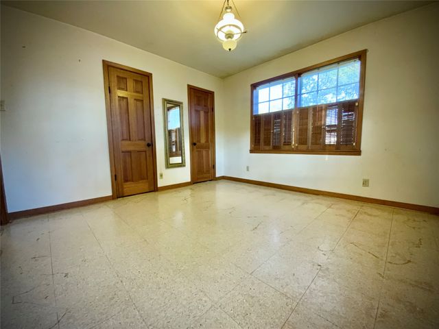 203 S Red River Street, Mexia, TX 76667