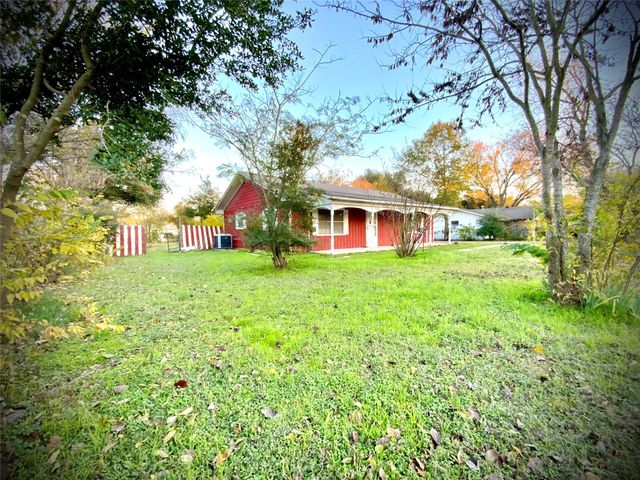 203 S Red River Street, Mexia, TX 76667