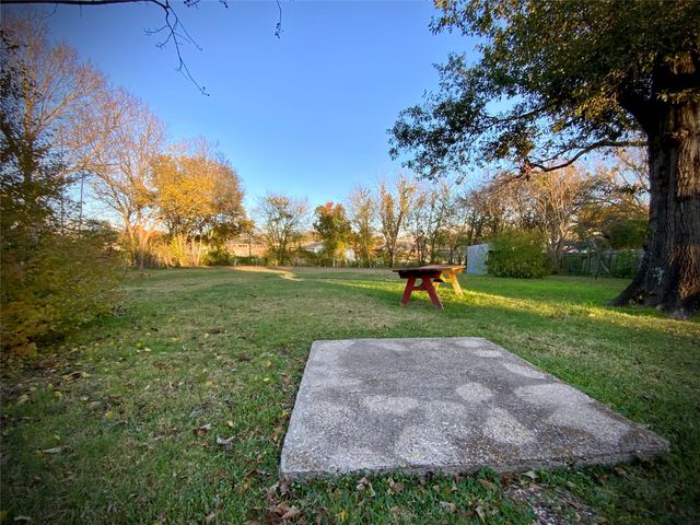 203 S Red River Street, Mexia, TX 76667