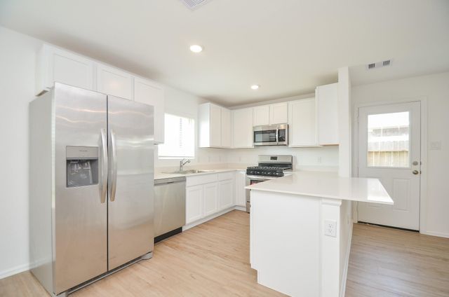 4126 Brazos Brook Trail, Baytown, TX 77521
