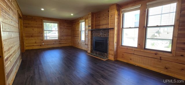 601 E Margaret Street, Iron Mountain, MI 49801