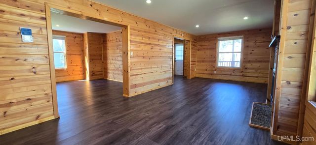 601 E Margaret Street, Iron Mountain, MI 49801