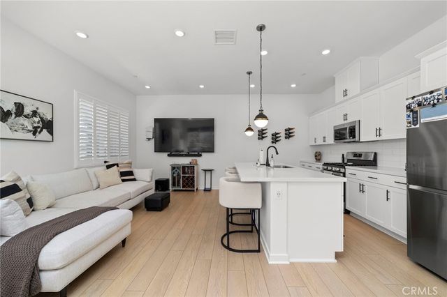 2502 E Stanley Paseo, Ontario, CA 91762