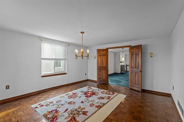 1548 Pineview Drive, Upper St Clair, PA 15241