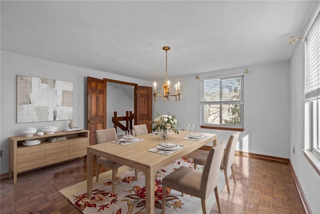 1548 Pineview Drive, Upper St Clair, PA 15241