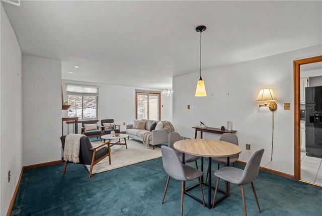 1548 Pineview Drive, Upper St Clair, PA 15241