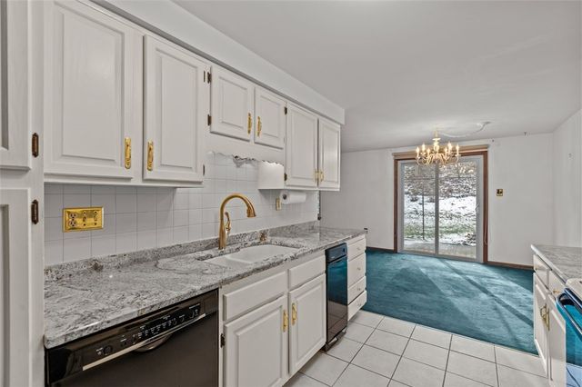 1548 Pineview Drive, Upper St Clair, PA 15241