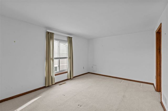 1548 Pineview Drive, Upper St Clair, PA 15241