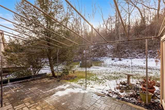 1548 Pineview Drive, Upper St Clair, PA 15241