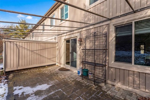 1548 Pineview Drive, Upper St Clair, PA 15241