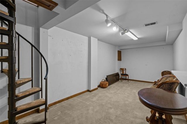 1548 Pineview Drive, Upper St Clair, PA 15241