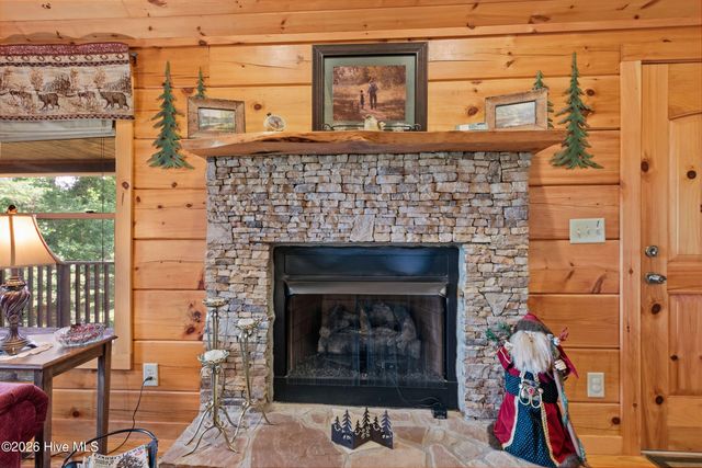 383 Hy Cobb Drive, Murphy, NC 28906