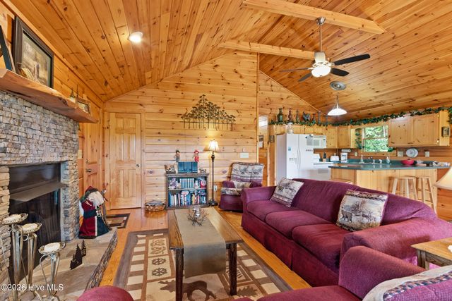 383 Hy Cobb Drive, Murphy, NC 28906