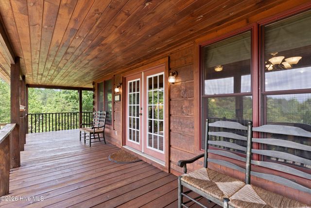 383 Hy Cobb Drive, Murphy, NC 28906