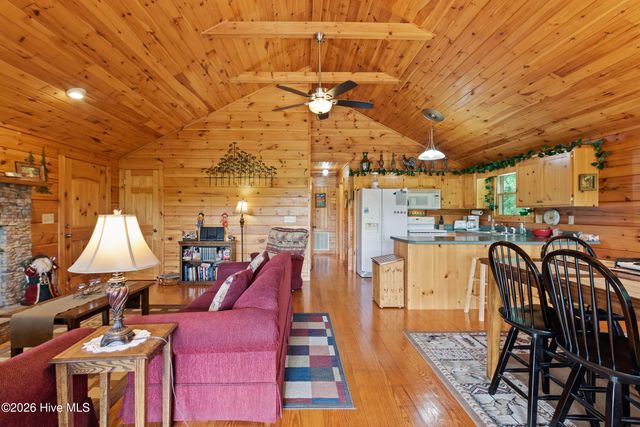 383 Hy Cobb Drive, Murphy, NC 28906