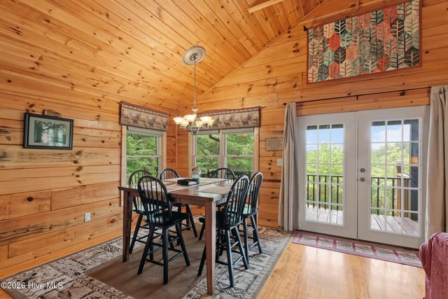 383 Hy Cobb Drive, Murphy, NC 28906