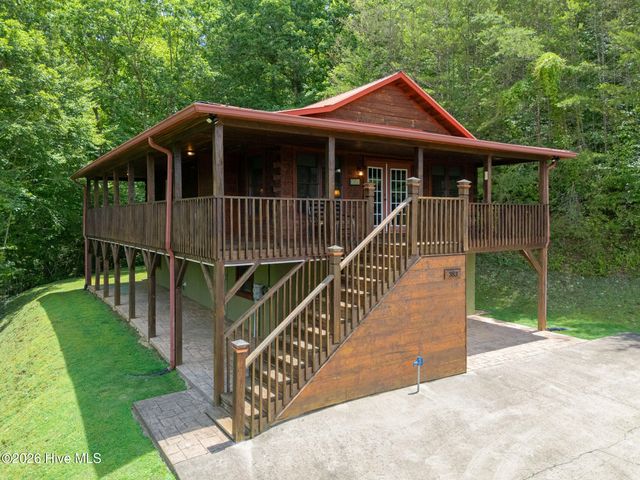 383 Hy Cobb Drive, Murphy, NC 28906