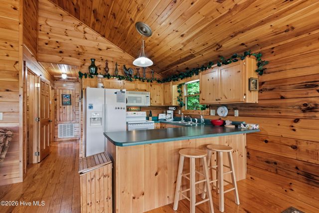 383 Hy Cobb Drive, Murphy, NC 28906