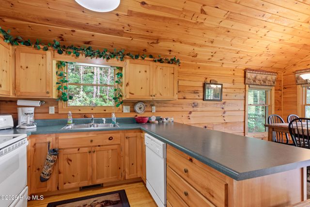 383 Hy Cobb Drive, Murphy, NC 28906