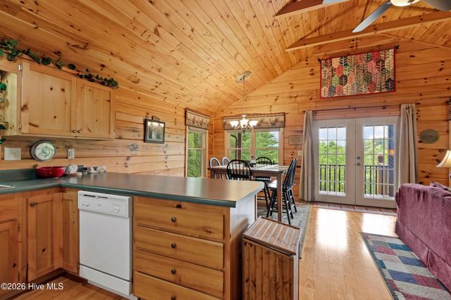 383 Hy Cobb Drive, Murphy, NC 28906