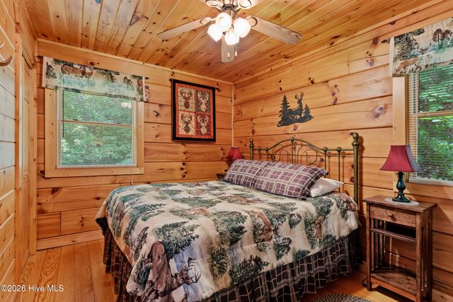 383 Hy Cobb Drive, Murphy, NC 28906