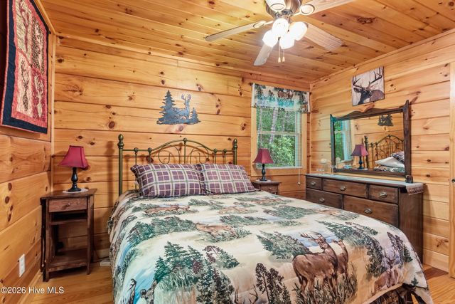 383 Hy Cobb Drive, Murphy, NC 28906