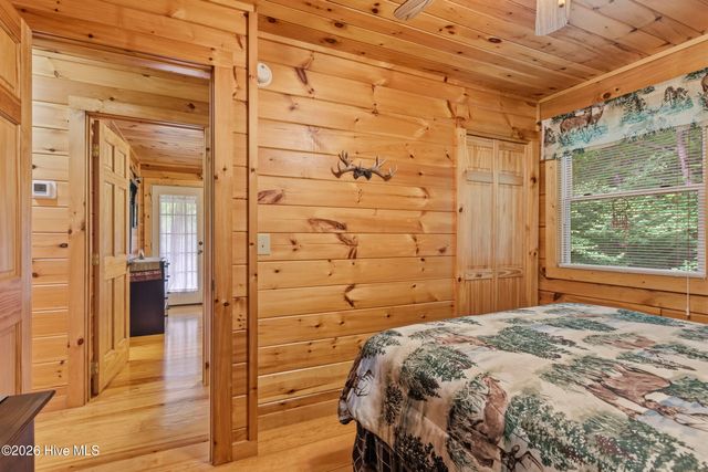 383 Hy Cobb Drive, Murphy, NC 28906
